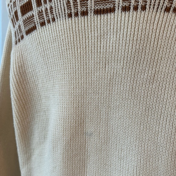 Vintage cream curling sweater - as is - Picture 5 of 10